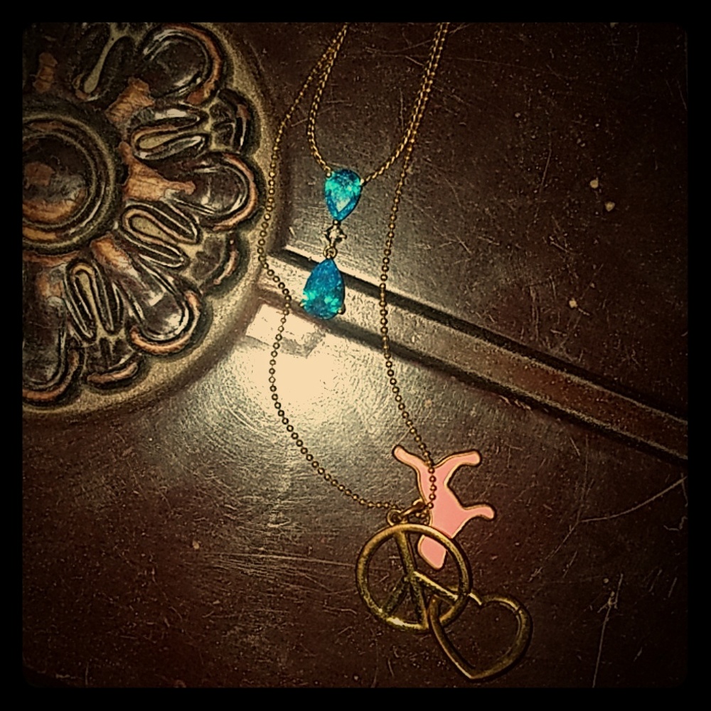 Two gorgeous necklaces*freewpurchase*